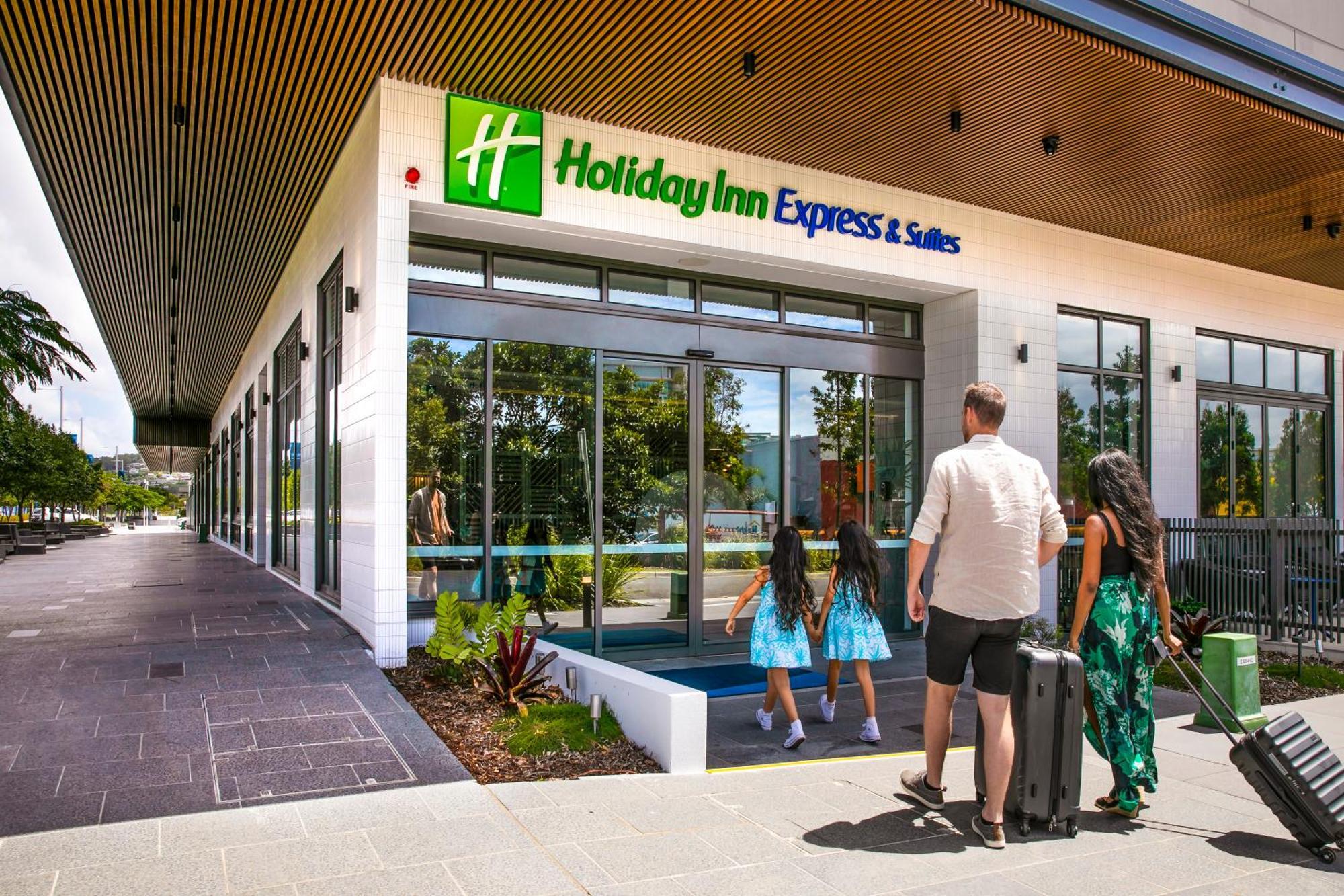Holiday Inn Express & Suites Sunshine Coast By Ihg Maroochydore Exterior foto